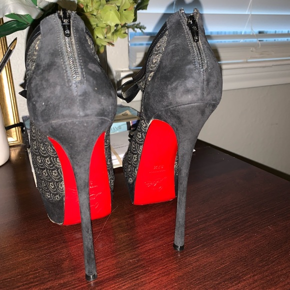 - Christian Louboutin - Picture 4 of 12